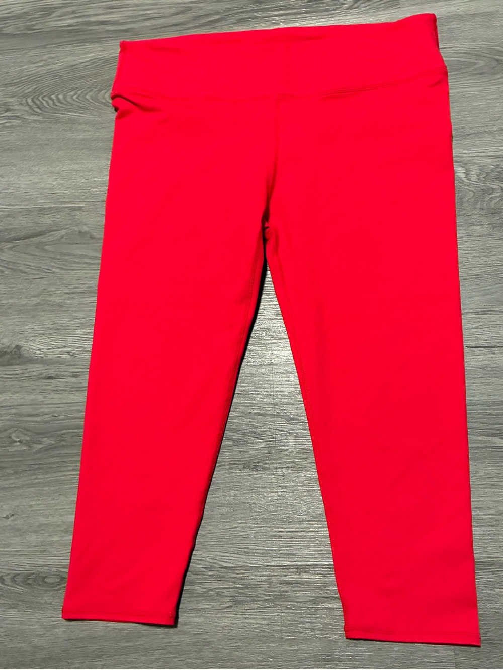 Fabletics Salar Capri Leggings Women’s XL Red Stretch Workout Yoga NWT